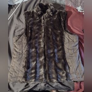 Reversible vest